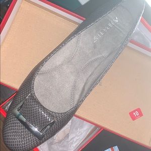 Aerosoles Flats.